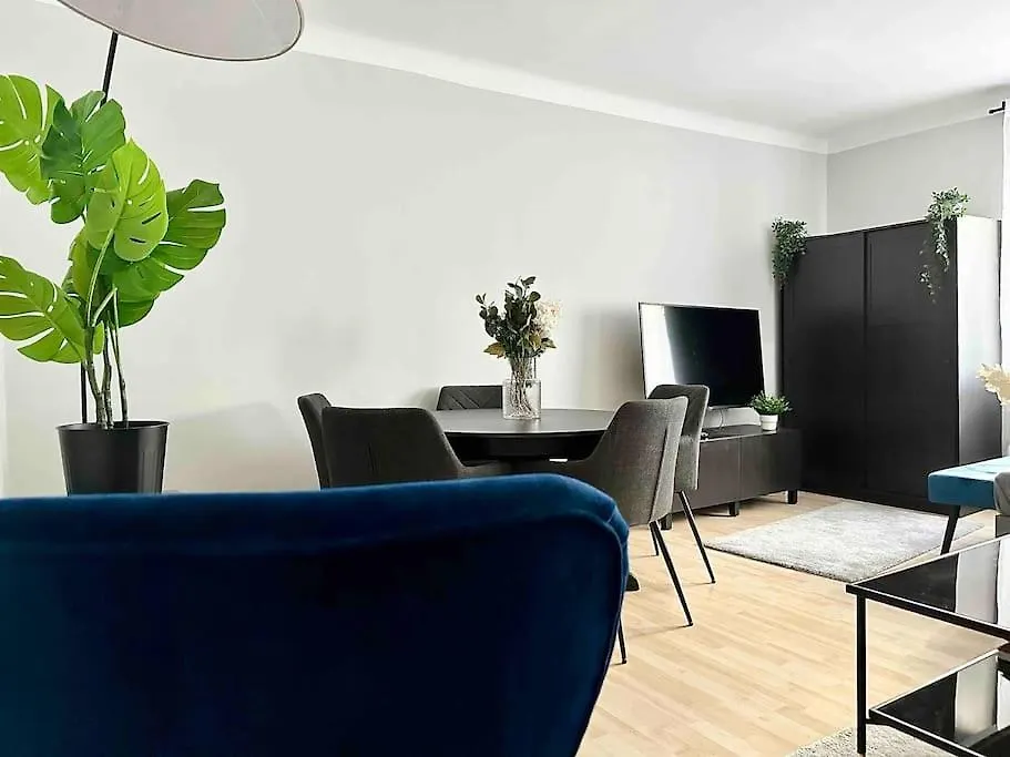 Private Balcony At Top Location Next To Subway Apartment Vienna Austria