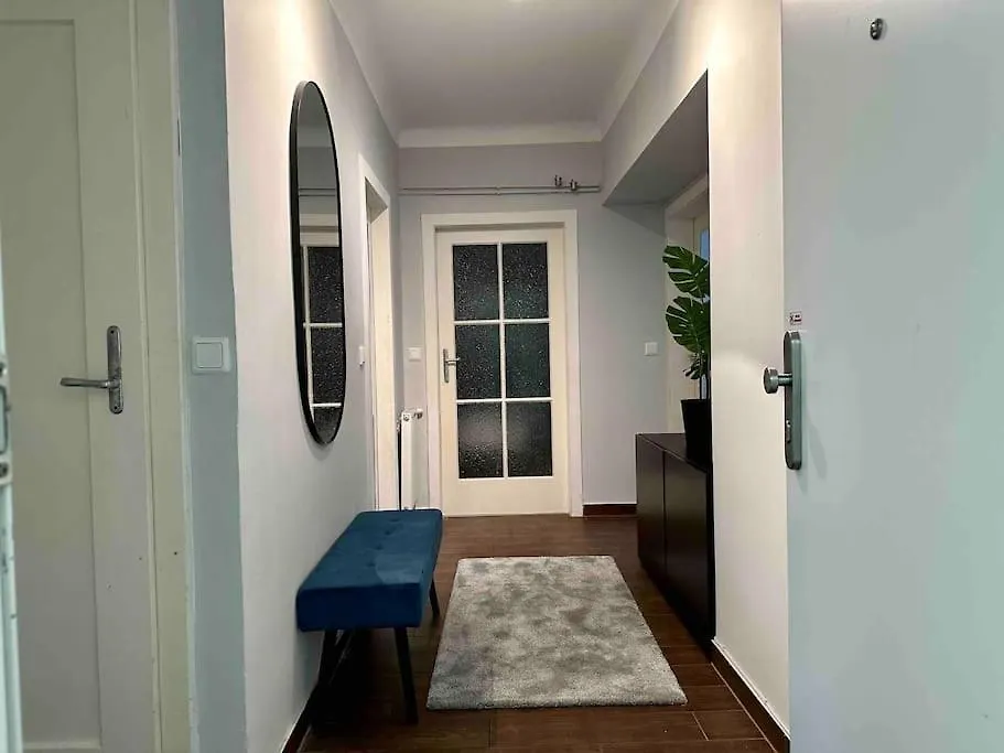 Private Balcony At Top Location Next To Subway Apartment Vienna